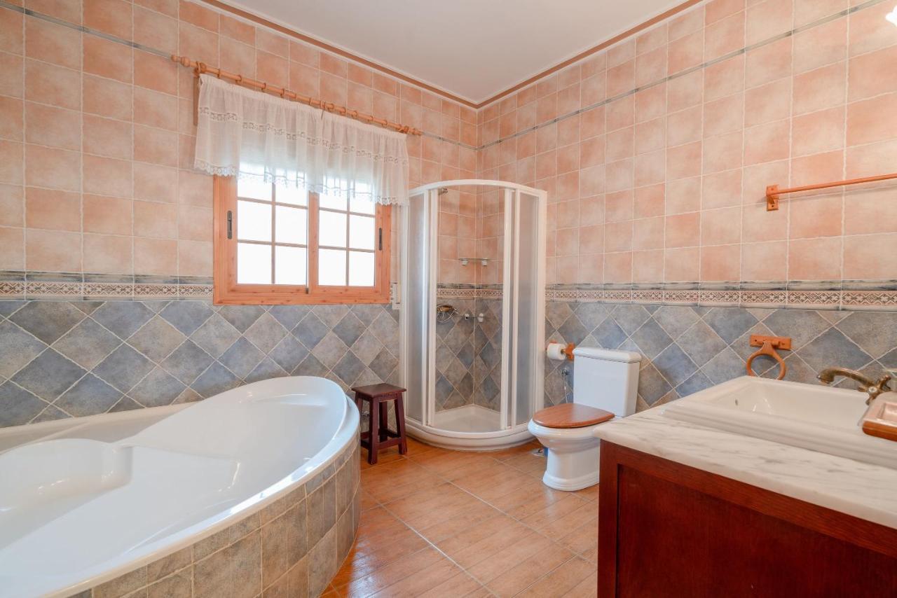 Cortijo La Encina Villa Sayalonga Exteriör bild